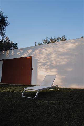 Sådan vælger du den perfekte solseng til din have